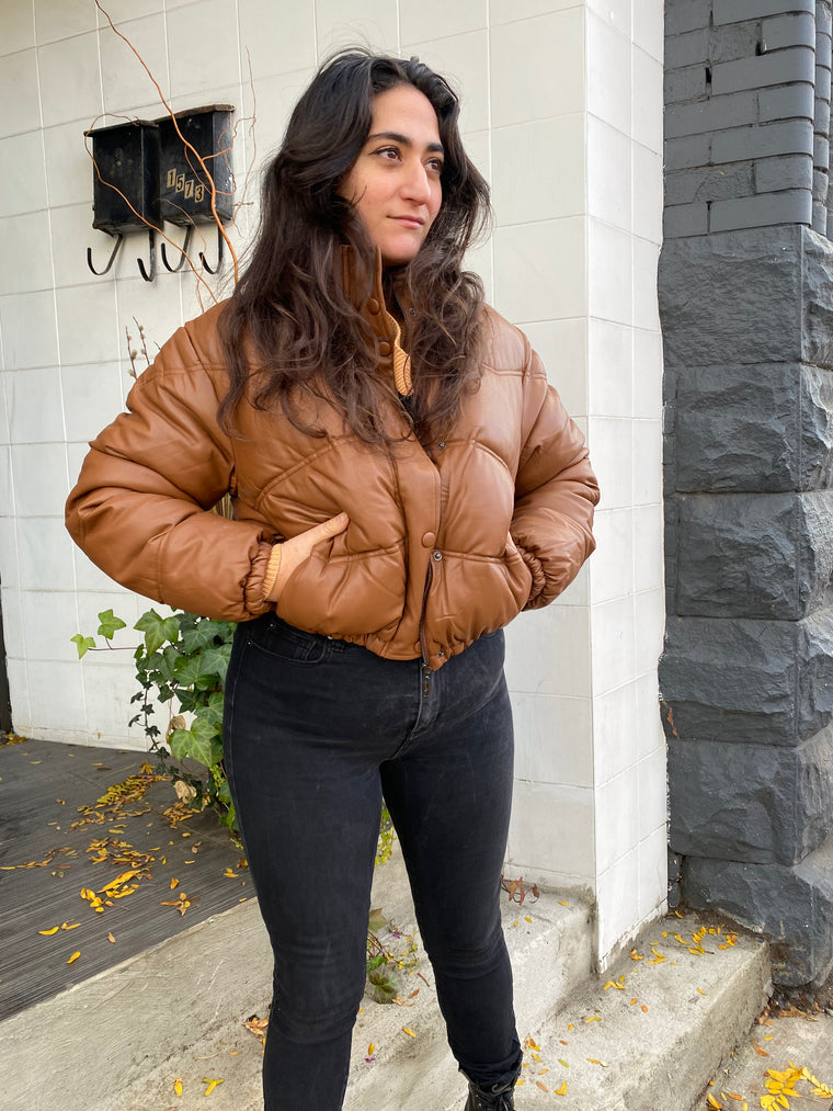 Cropped brown puffer jacket