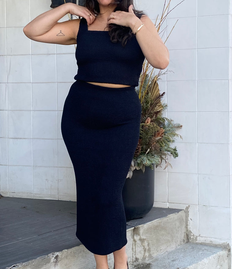 Black scrunched fabric pencil skirt