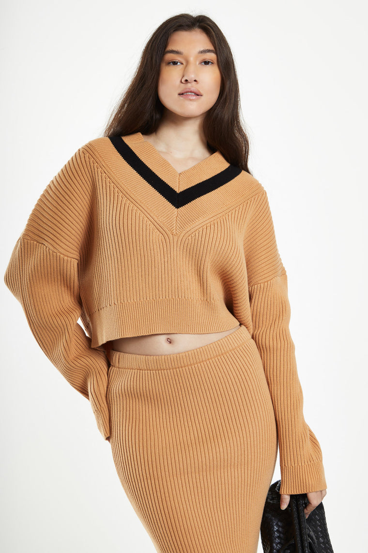 Varsity sweater in Caramel